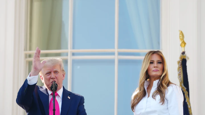 Пока все смотрели на Трампа, к Путину обратилась Мелания: О чём в тайном письме попросила первая леди — сенсация от Fox News