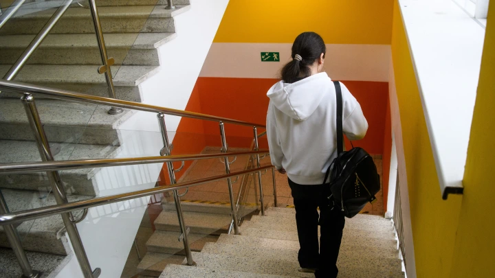 Школьница умерла после 100 приседаний