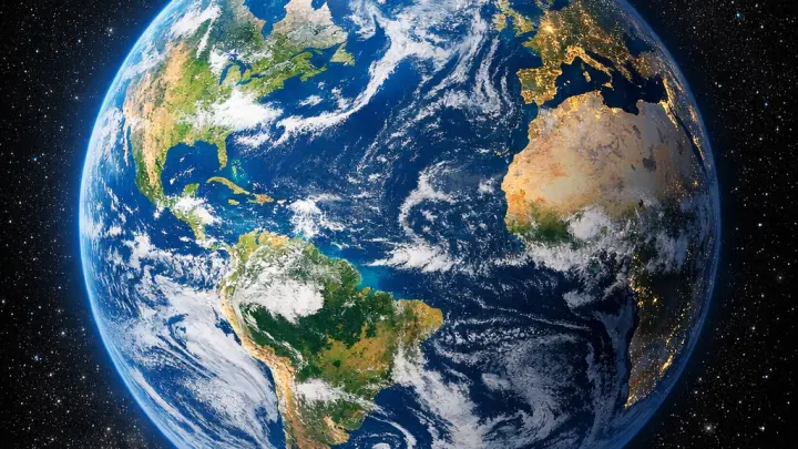 Орион сделал редкий снимок Земли с расстояния 70 тысяч километров