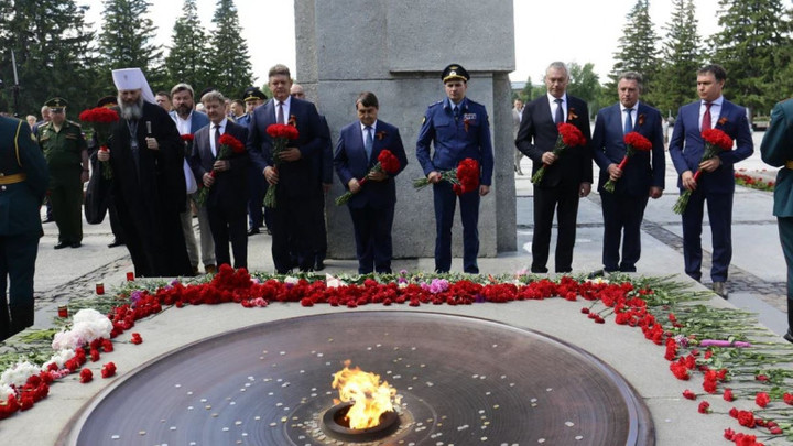В Новосибирске и области почтили память погибших в День памяти и скорби