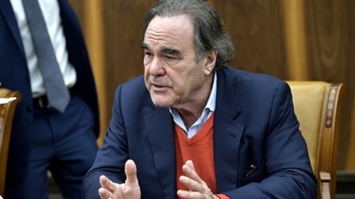 Стоун пристыдил США за нападки на русскую вакцину: Оружейная индустрия погрязла в жадности