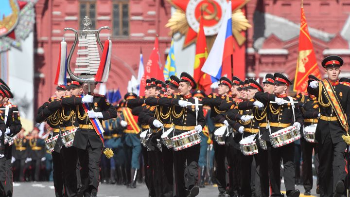 Мощный сигнал из Москвы с репетиции парада Победы: Все танки на фронте