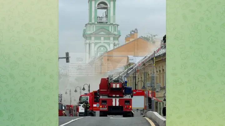 В центре Москвы из-за пожара в баре перекрыли Пятницкую улицу