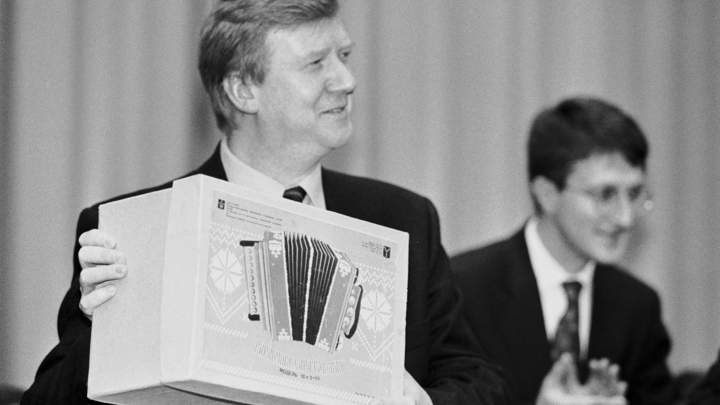 Старое фото Чубайса вызвало скандал: Каша в голове