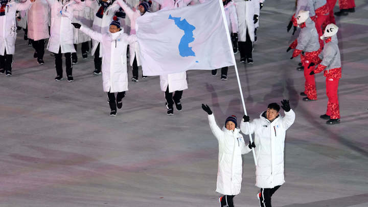 Северокорейцы стали своими на Олимпиаде в Корее Южной