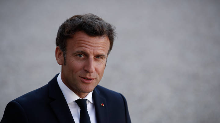 Макрон пообещал Зеленскому новые поставки оружия. Русские развели руками: А потом Путину звонит