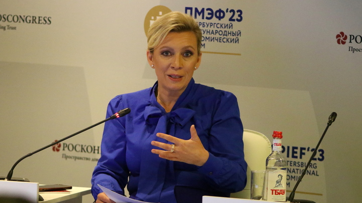 Захарова высмеяла предложение Зеленского об английском и легалайзе: Такое без косяка не вкурить