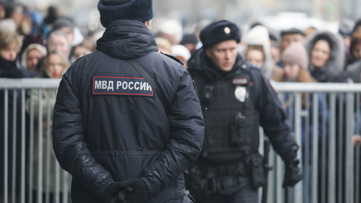 Выстрелы у ТРЦ, выдворение мигранта-террориста и угрозы журналистам: чего не расскажут у губернатора