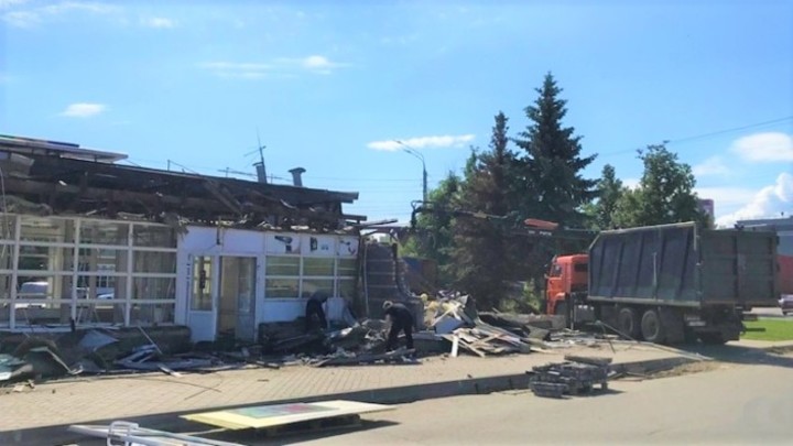Торговый павильон снесли перед  Дворцом спорта в Нижнем Новгороде