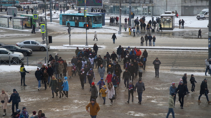 В Санкт-Петербурге взбесившийся автобус сбил на тротуаре пятерых пешеходов