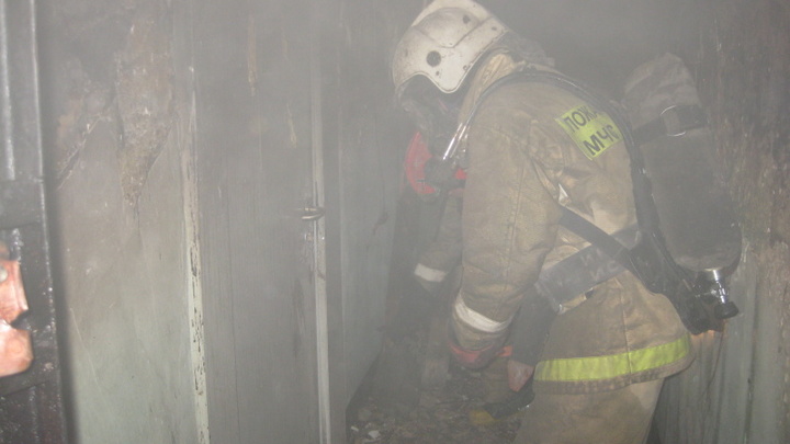 В петербургской коммуналке умерла женщина после пожара