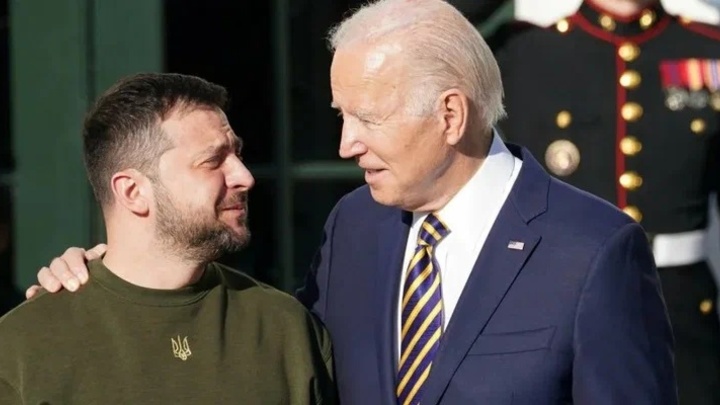 Только дайте. Зеленский заверил своего американского папу не использовать F-16 для атак на Россию