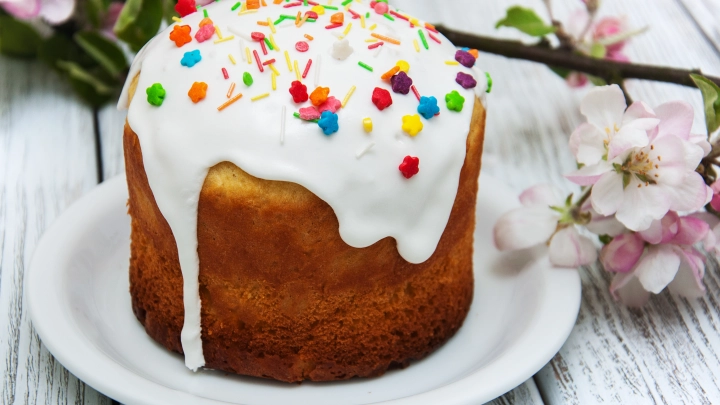 Гастроэнтеролог Сластен предупредила об опасности классической глазури на куличах