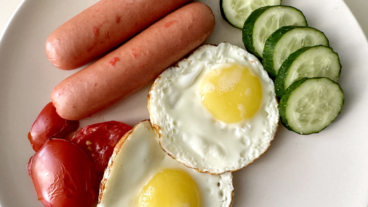 Эти сосиски даже собака не ест: Итоги исследования популярного продукта удивили покупателей