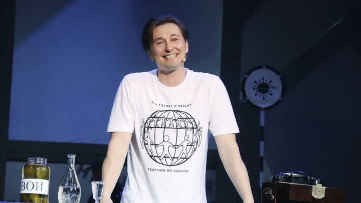 Сергей Безруков показал редкое детское фото легендарного Андрея Миронова