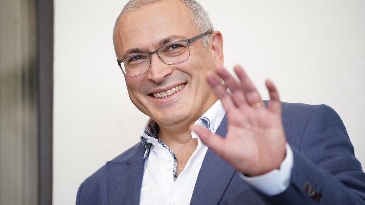 Великий комбинатор. Ходорковский умудряется обворовывать Россию, даже проживая за границей