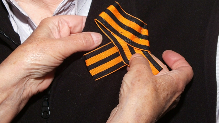 Жителям Молдавии запретят хранить георгиевские ленточки. Под санкции попадут буквы V и Z