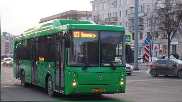 На популярный маршрут в Челябинске встанут автобусы только большого класса