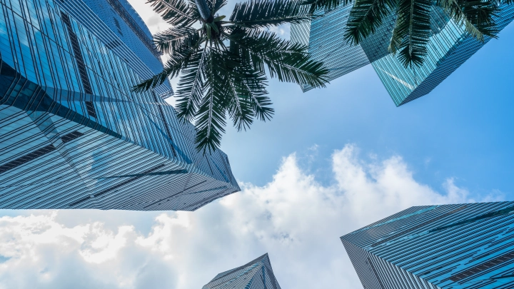 Ошибка украинцев во время учений привела к повреждению небоскрёбов в Дубае