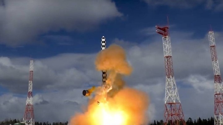 Путин: Россия не собирается передавать своё ядерное оружие союзникам. Защищать их будут по-другому