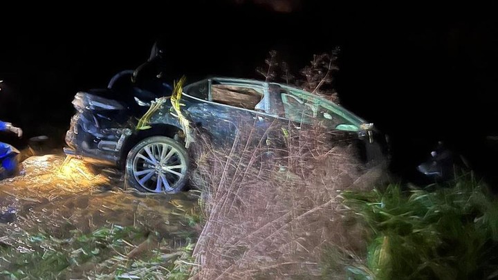 В Самарской области Toyota Camry на скорости вылетела с дороги в реку