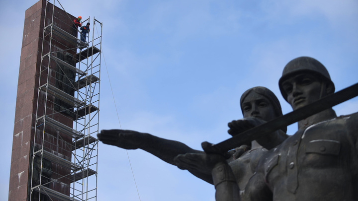 Власти Львова столкнулись с трудностями при сносе Монумента славы