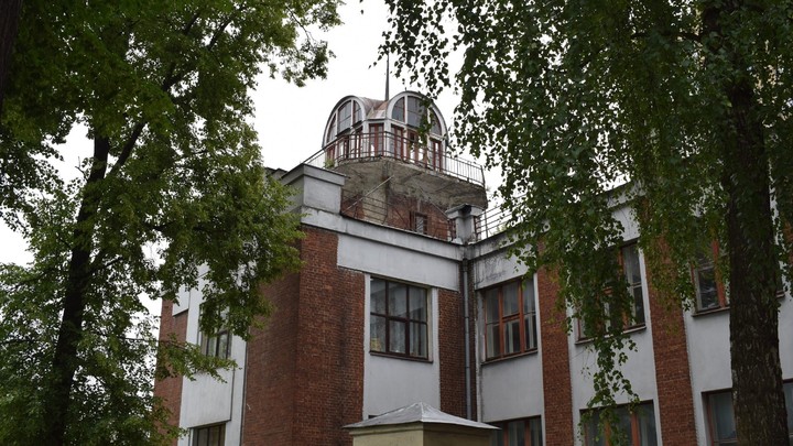 Реставрацию кровли школы-птицы в Иванове власти намерены завершить в 2024 году