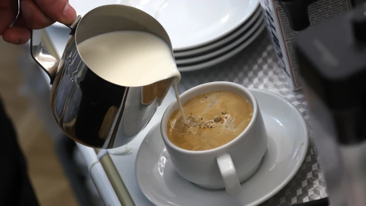 Гастроэнтеролог: чем грозит кофе натощак для здоровья