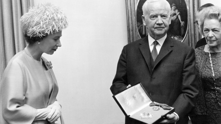 Даже орден Бани прихватил: Повара королевы поймали на дерзкой краже