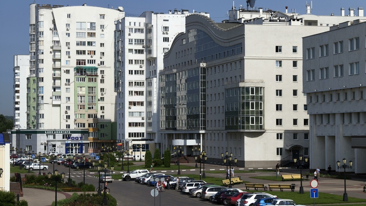 В Белгороде взорвалась машина: Осколками зацепило маму с ребёнком