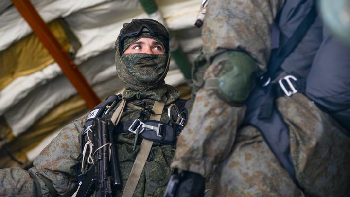 Севастопольский спецназ задержал мужчину, избившего пенсионера за поддержку армии России