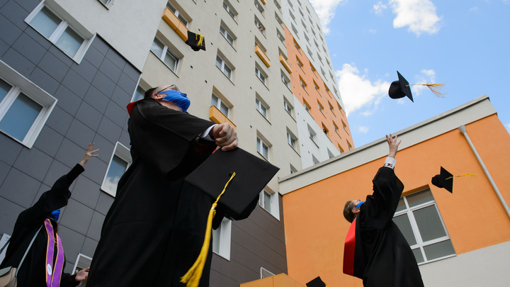 В школах Подмосковья на сдаче ЕГЭ выпускников будет вдвое меньше обычного