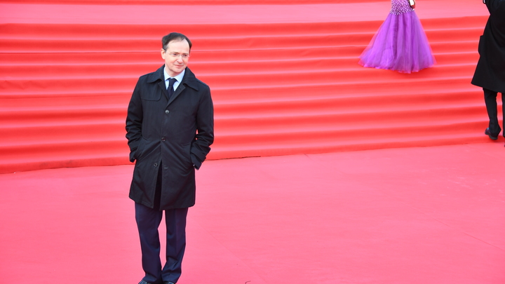 Читать вроде умеют, но: Мединский высказался о мракобесии с вакцинацией