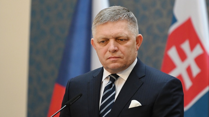 Золотой телёнок и красная линия: Из Словакии несутся последние предупреждения