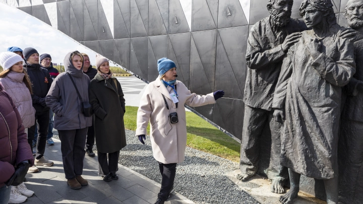 Поздравления в День экскурсовода: стихи и проза