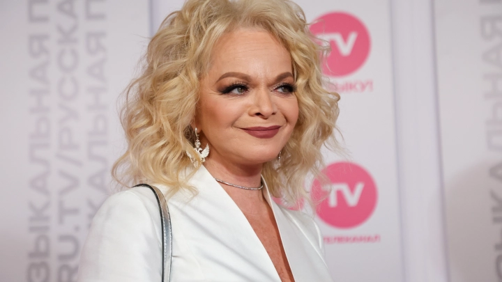 Долина - особенная? Артистке вернули квартиру, а другие бегают по судам. Как так вышло?