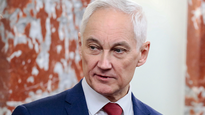 Глава Минобороны Белоусов принял Парад Победы в гражданской одежде