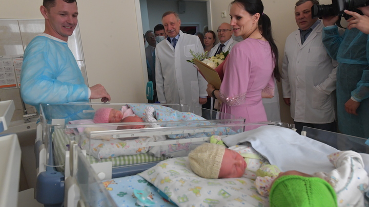 Три нижегородских семьи стали родителями тройняшек в 2022 году