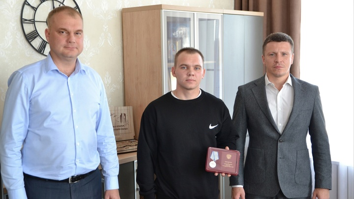 Боец СВО Владислав Наумов из Новосибирской области получил медаль За Отвагу