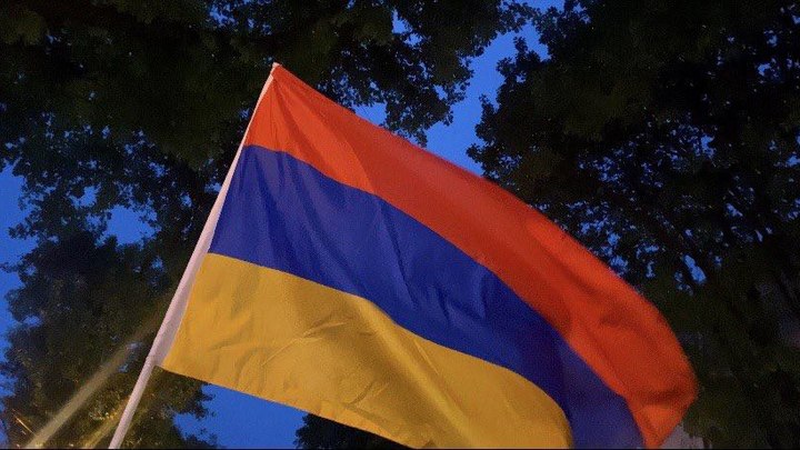На площадь Республики вышли тысячи армян с требованием отставки Пашиняна