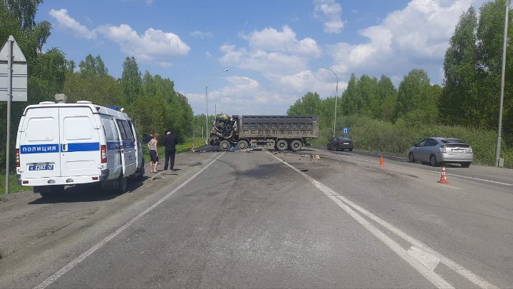 Смертельное ДТП с двумя большегрузами произошло на участке федеральной трассы в Кузбассе