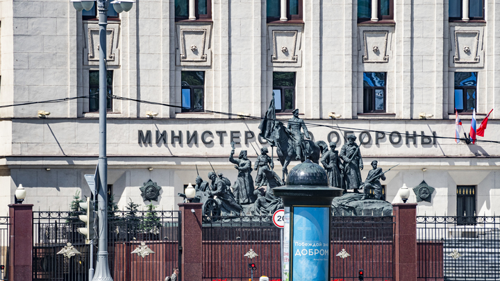 Что стоит за очередными кадровыми перестановками? Новую скрытую функцию Минобороны назвал политолог