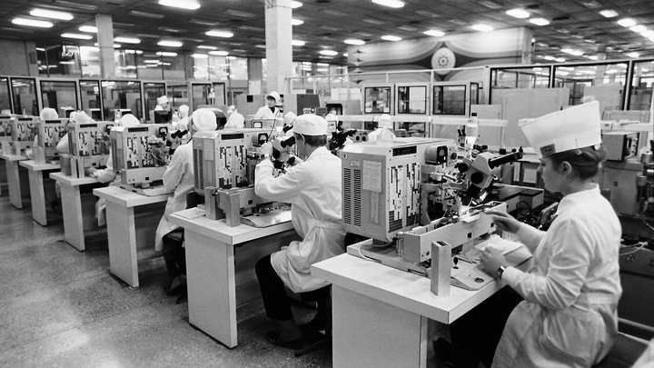 Россия через пару лет сможет производить чипы независимо от других стран