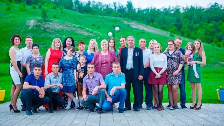 400 тетрадей и суп в баке на декалитр: как живёт самая многодетная семья России