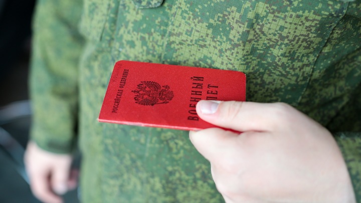 Не понимаем, как выплачивать: Омский губернатор дал честный ответ мобилизованным