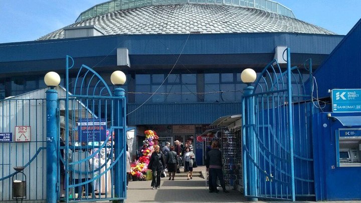 В Краснодаре из-за подозрительной сумки эвакуировали Сенной рынок