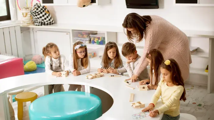 Мыло в рот за брань: Родители вступились за воспитателя. Что произошло на самом деле?