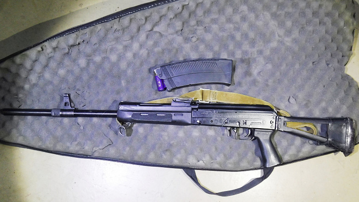 Ружье, патроны, нож и 4 млн рублей: На границе с Абхазией задержали мужчину