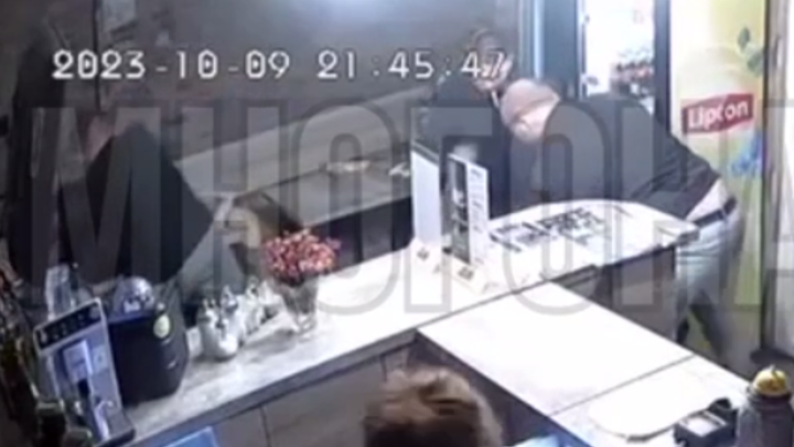 В Самаре многонациональная толпа избила посетителей кафе “Монплезир”