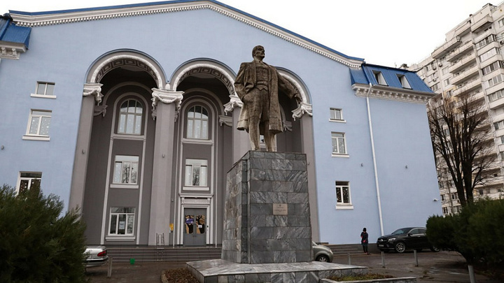 В Краснодаре завершают ремонт Дома молодежи